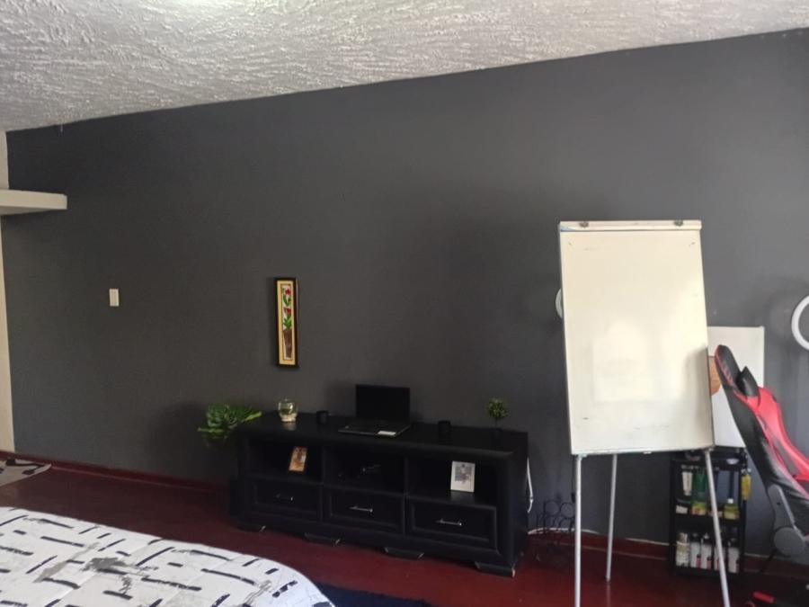 To Let 1 Bedroom Property for Rent in Quigney Eastern Cape